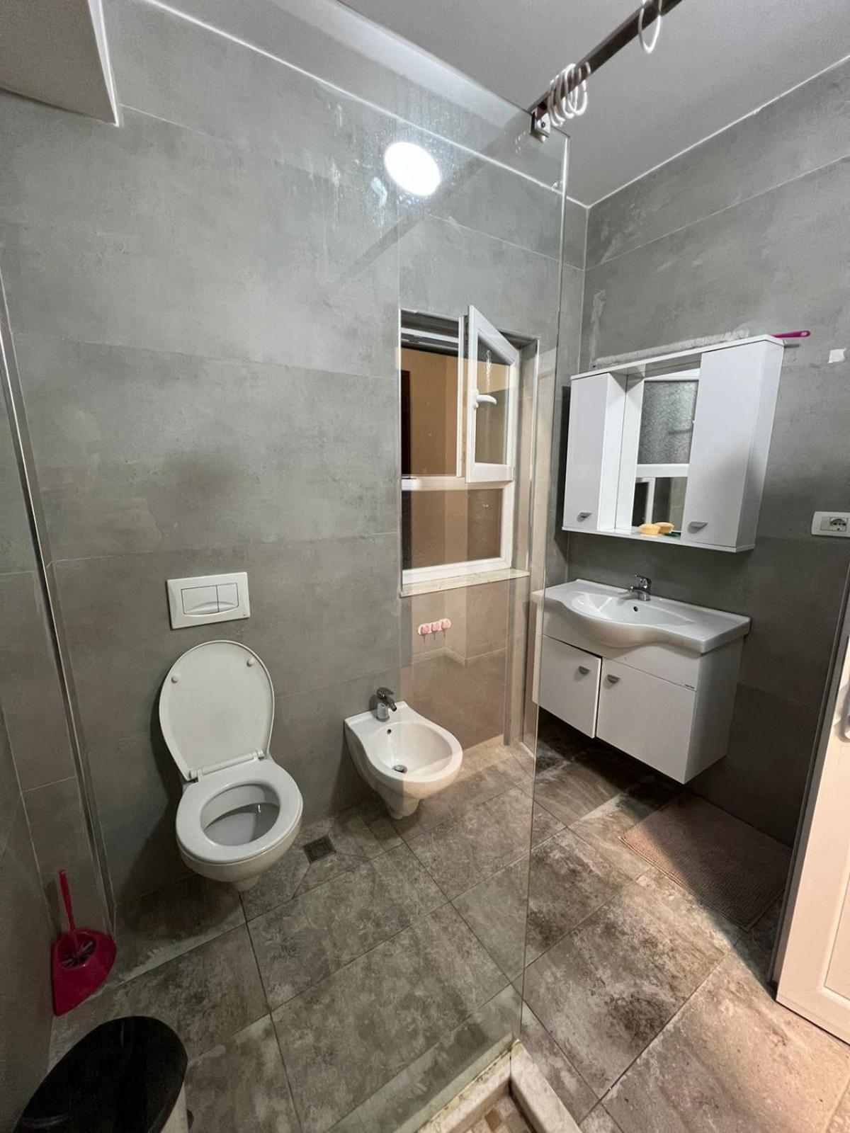 Ajla Komuna Apartament Apartamento Tirana Exterior foto