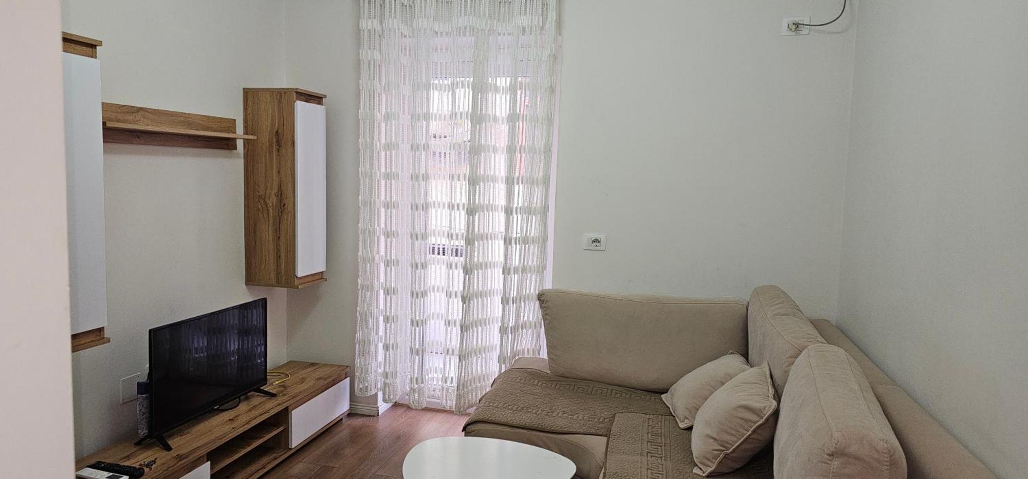 Ajla Komuna Apartament Apartamento Tirana Exterior foto