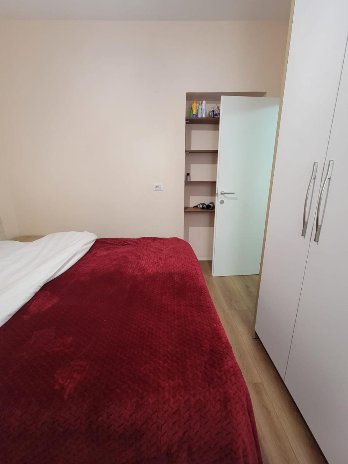 Ajla Komuna Apartament Apartamento Tirana Exterior foto