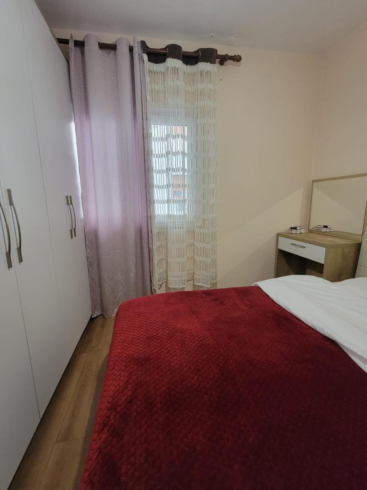Ajla Komuna Apartament Apartamento Tirana Exterior foto